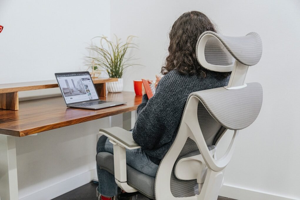 Can Sitting in an Office Chair Cause Hemorrhoids